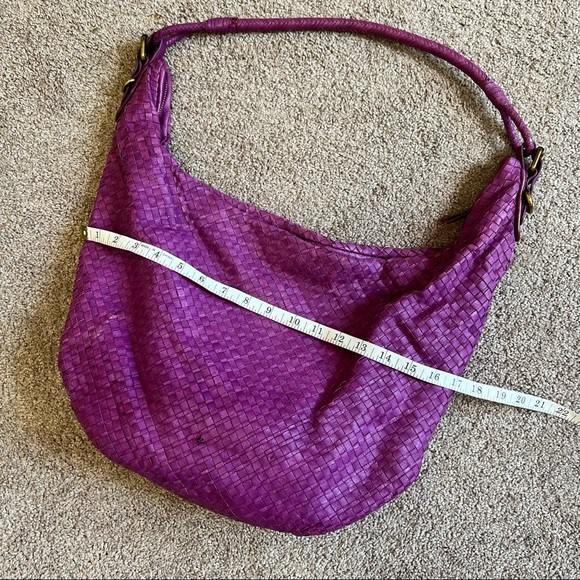 Purple woven leather hobo shoulder bag Elliott Lucca eggplant BV Intrecciato - Picture 8 of 12